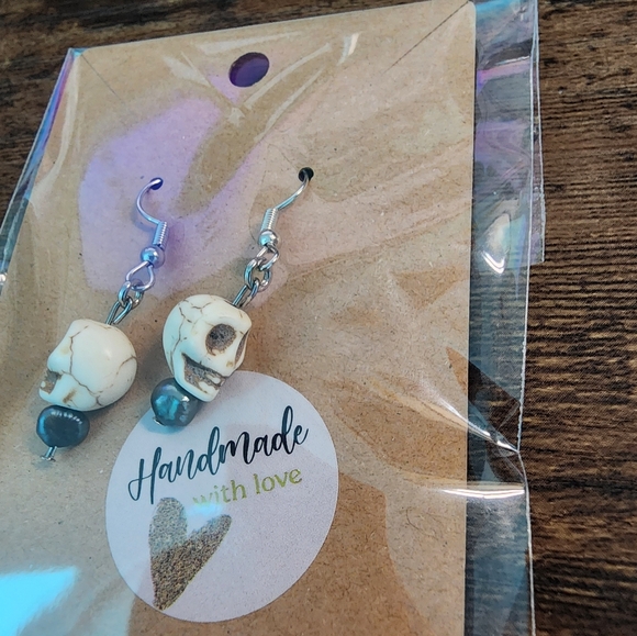 Handmade Skull Earrings - Picture 2 of 3